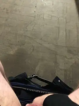 Snapshot of 22TT2295 chatting on 12.29.24 22TT2295 online show from 12.29.24