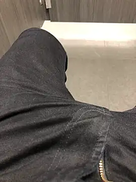 Snapshot of 22TT2295 chatting on 01.05.25 22TT2295 online show from 01.05.25