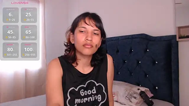 Snapshot of mari_heart chatting on 03.08.25 mari heart online show from 03.08.25