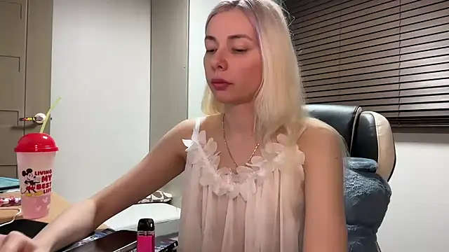 yunasuka online show from 01.09.25