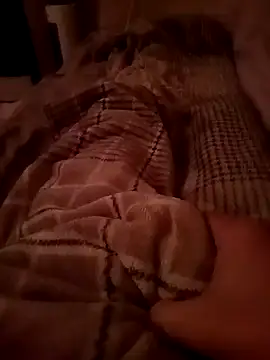 Snapshot of MaxiFabry chatting on 12.23.24 MaxiFabry online show from 12.23.24