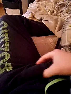 Snapshot of MaxiFabry chatting on 02.13.25 MaxiFabry online show from 02.13.25