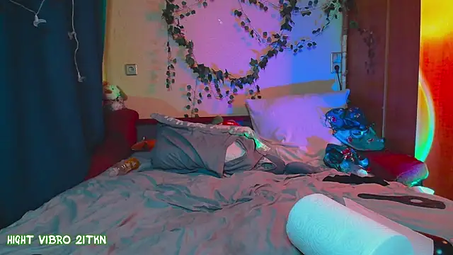 TrickyKitsune online show from 03.13.25