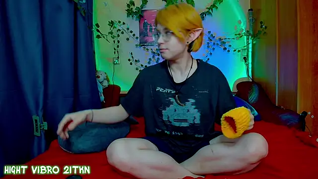 TrickyKitsune online show from 09.11.25