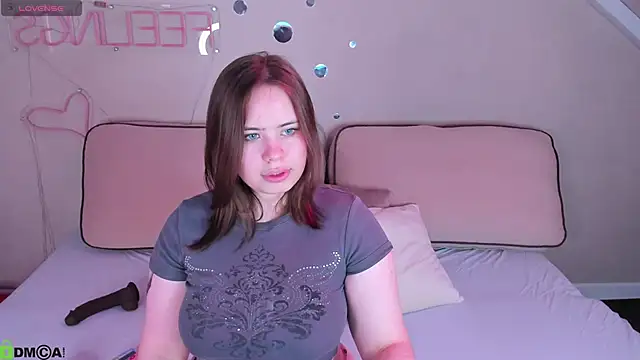 Snapshot of EricaElliott chatting on 10.17.25 EricaElliott online show from 10.17.25