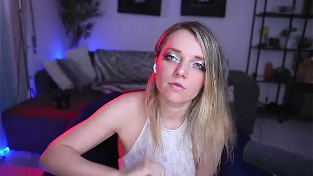 Snapshot of Magnetic_Amy chatting on 03.01.25 Magnetic Amy online show from 03.01.25