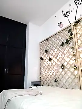 Snapshot of Mia_WAll chatting on 01.26.25 Mia WAll online show from 01.26.25