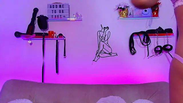 EmiF26 online show from 09.15.25