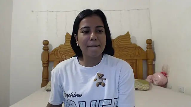 Snapshot of Coral0403 chatting on 01.28.25 Coral0403 online show from 01.28.25