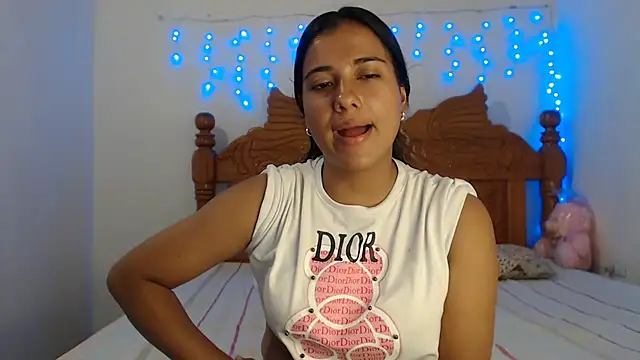 Snapshot of Coral0403 chatting on 02.04.25 Coral0403 online show from 02.04.25