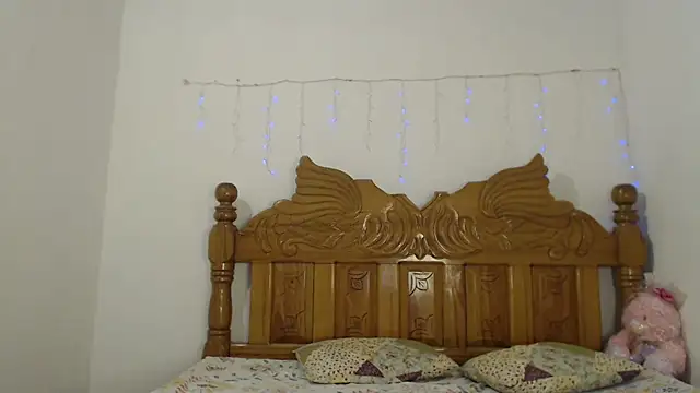 Snapshot of Coral0403 chatting on 02.07.25 Coral0403 online show from 02.07.25