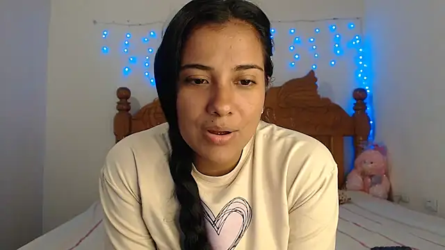 Snapshot of Coral0403 chatting on 02.08.25 Coral0403 online show from 02.08.25