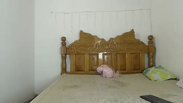 Snapshot of Coral0403 chatting on 02.19.25 Coral0403 online show from 02.19.25