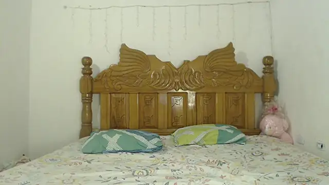 Snapshot of Coral0403 chatting on 02.27.25 Coral0403 online show from 02.27.25