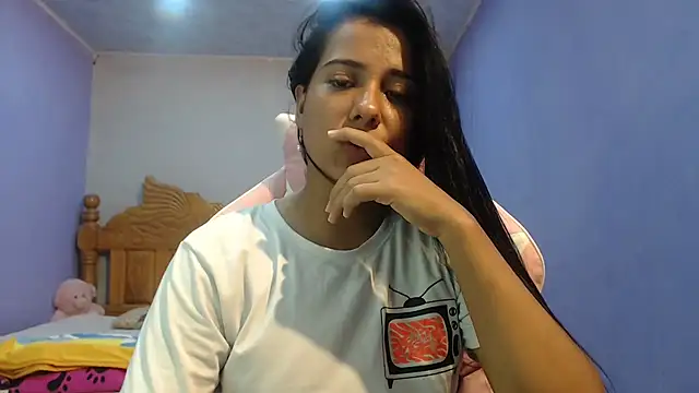 Snapshot of Coral0403 chatting on 09.28.25 Coral0403 online show from 09.28.25