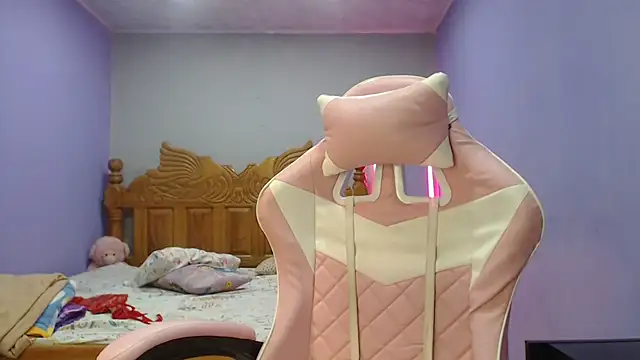 Snapshot of Coral0403 chatting on 10.08.25 Coral0403 online show from 10.08.25