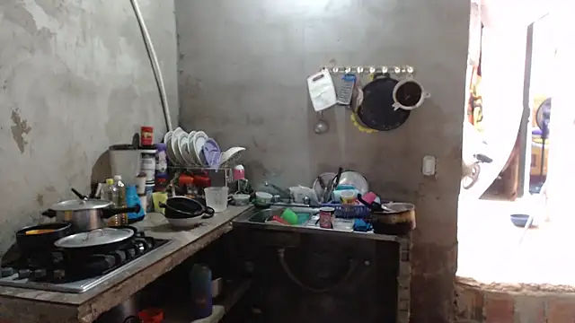 Snapshot of Coral0403 chatting on 10.24.25 Coral0403 online show from 10.24.25