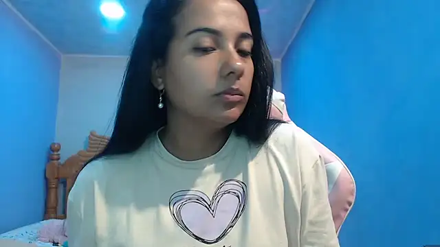 Snapshot of Coral0403 chatting on 10.29.25 Coral0403 online show from 10.29.25