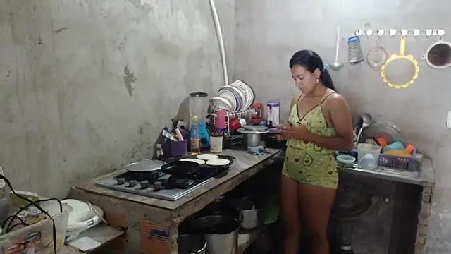 Snapshot of Coral0403 chatting on 11.29.25 Coral0403 online show from 11.29.25