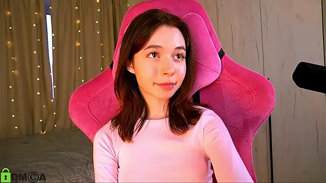 LittleOriana online show from 03.14.25