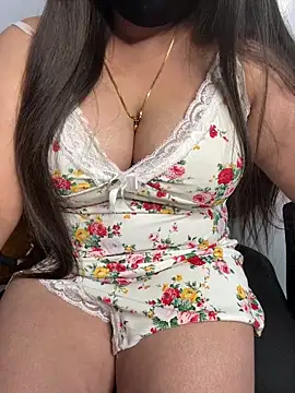 Snapshot of tanvihot2 chatting on 06.18.26 tanvihot2 online show from 06.18.26