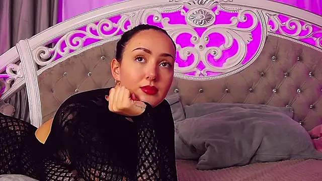 KimKhallifa online show from 10.05.25