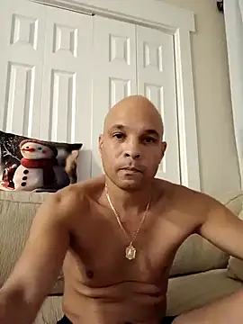 Snapshot of 3patica chatting on 12.31.24 3patica online show from 12.31.24