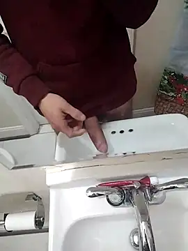 Snapshot of puertordic chatting on 12.27.24 puertordic online show from 12.27.24