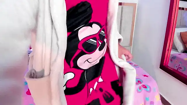 EloiseQuinn online show from 01.17.25