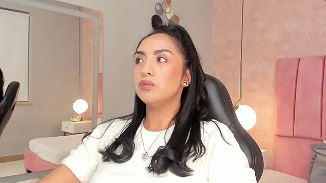 MAGIC AURORAA online show from 03.13.25