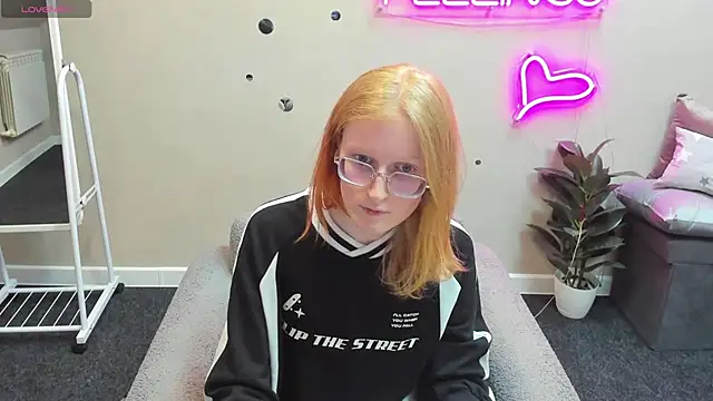 ElizabethHarpper online show from 01.17.25