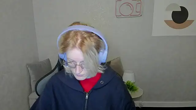 ElizabethHarpper online show from 09.12.25