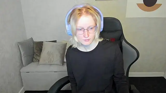 ElizabethHarpper online show from 09.25.25