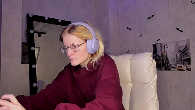 ElizabethHarpper online show from 11.17.25