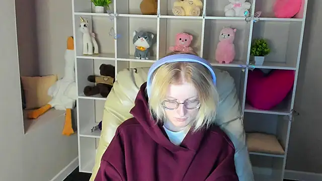 ElizabethHarpper online show from 12.16.25