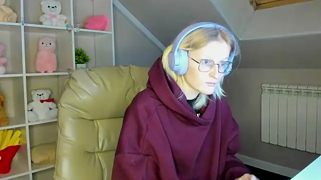 ElizabethHarpper online show from 12.22.25