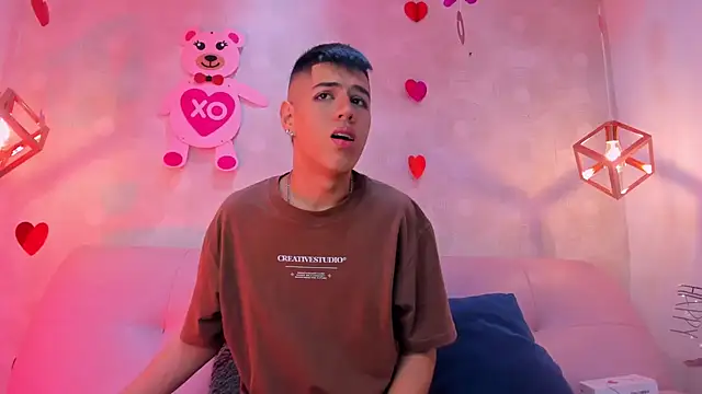 Snapshot of Angel_Khouri chatting on 02.22.25 Angel Khouri online show from 02.22.25