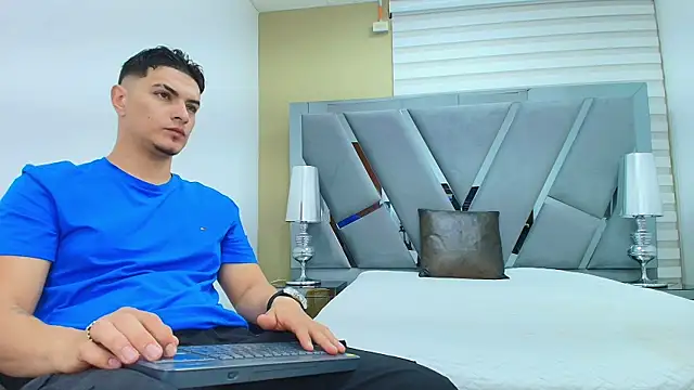 DAVID VICTORIAA online show from 04.18.26