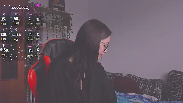 Snapshot of kittenrisha chatting on 03.18.25 kittenrisha online show from 03.18.25