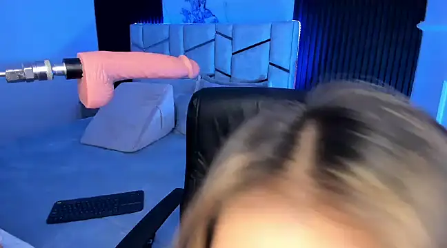 daniiphoeniixx online show from 01.14.25