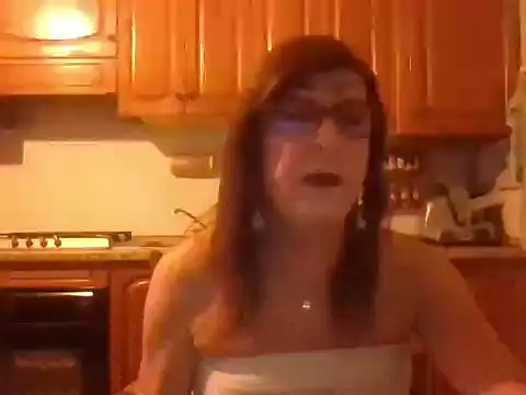 Snapshot of Tiabet chatting on 11.15.25 Tiabet online show from 11.15.25