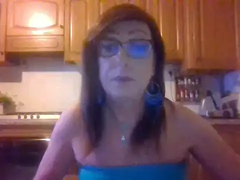 Snapshot of Tiabet chatting on 12.05.25 Tiabet online show from 12.05.25