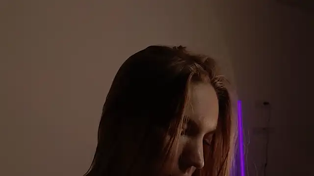 Snapshot of alittlestarrr chatting on 12.31.24 alittlestarrr online show from 12.31.24