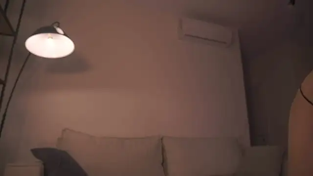 Snapshot of alittlestarrr chatting on 01.08.25 alittlestarrr online show from 01.08.25