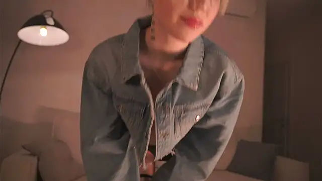 Snapshot of alittlestarrr chatting on 01.28.25 alittlestarrr online show from 01.28.25