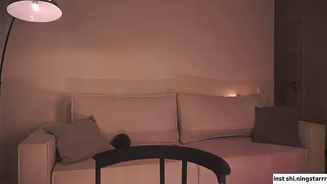 Snapshot of alittlestarrr chatting on 02.15.25 alittlestarrr online show from 02.15.25