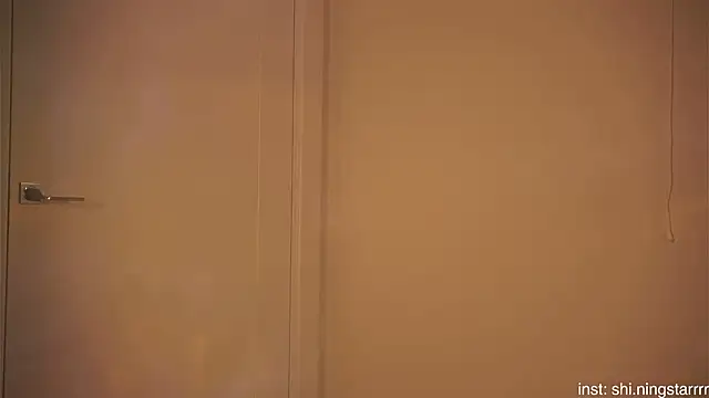 Snapshot of alittlestarrr chatting on 02.26.25 alittlestarrr online show from 02.26.25