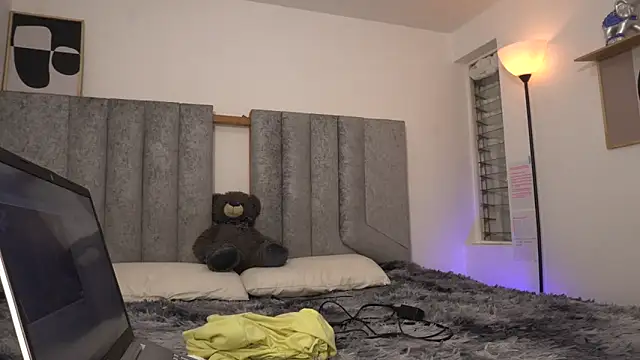 womantall99 online show from 02.27.25