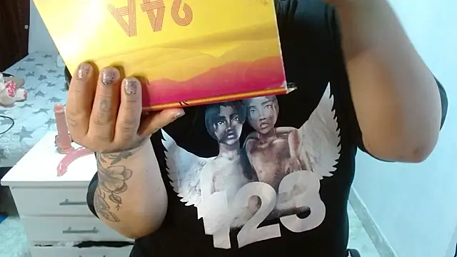 Snapshot of brittanysexhot chatting on 11.25.25 brittanysexhot online show from 11.25.25