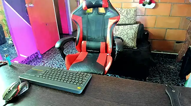 Adam Valenciia online show from 02.19.25